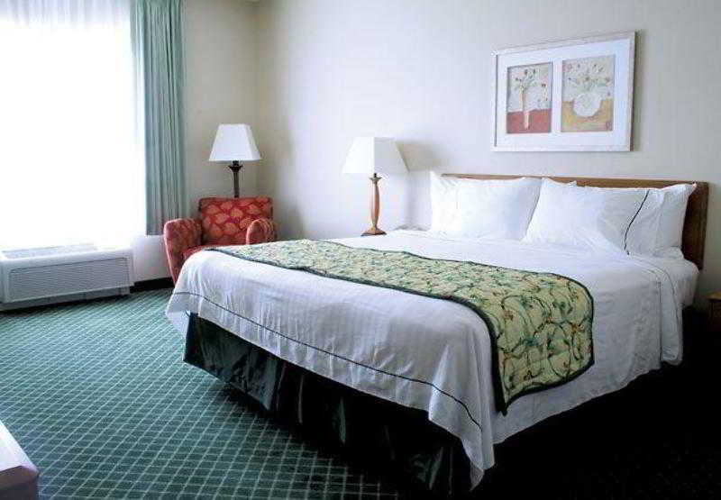 Fairfield Inn & Suites By Marriott Wausau Weston Habitación foto